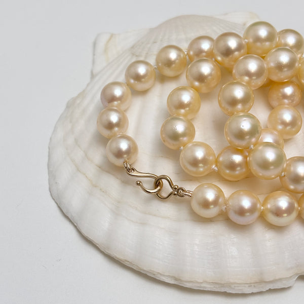 Exquisite large size Japanese Akoya Pearl Necklace